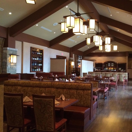Imagen del bar/restaurante del Hotel Doubletree Fallsview Resort and Spa By Hilton Niagara Falls. Foto 3