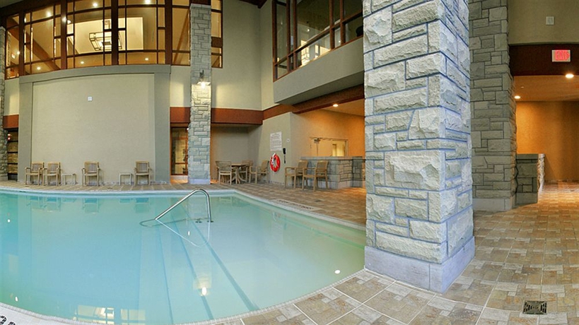 Imagen de la piscina del Hotel Doubletree Fallsview Resort and Spa By Hilton Niagara Falls. Foto 14