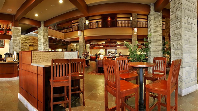 Imagen del bar/restaurante del Hotel Doubletree Fallsview Resort and Spa By Hilton Niagara Falls. Foto 4