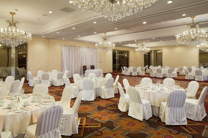 Imagen de los interiores del Hotel Doubletree Fort Lee George Washington Bridge. Foto 4