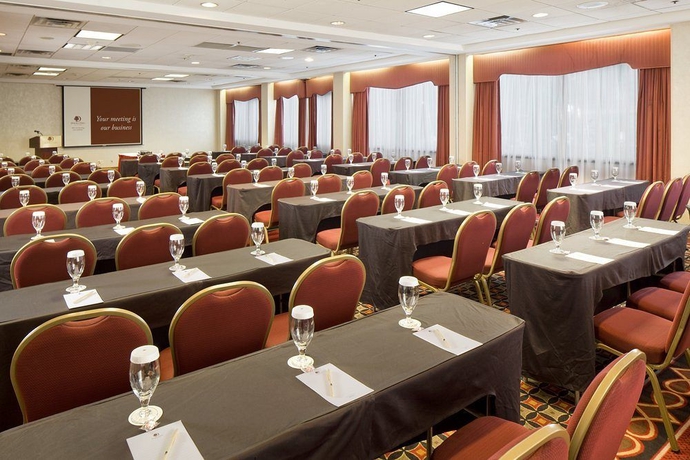 Imagen de los interiores del Hotel Doubletree Fort Lee George Washington Bridge. Foto 5