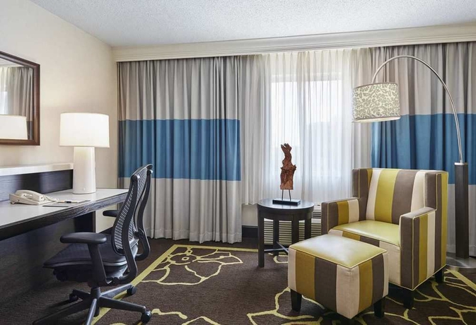 Imagen de los interiores del Hotel Doubletree Hotel Charlotte-gateway Village. Foto 12