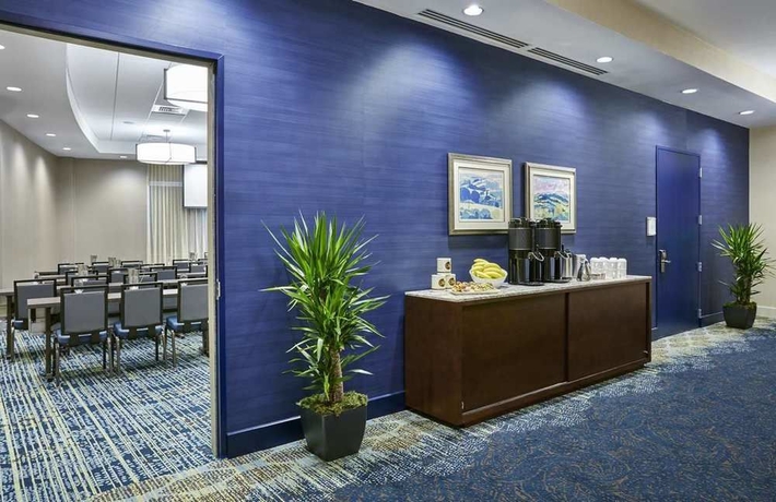 Imagen de los interiores del Hotel Doubletree Hotel Charlotte-gateway Village. Foto 13