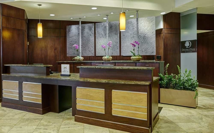 Imagen de los interiores del Hotel Doubletree Hotel Charlotte-gateway Village. Foto 15