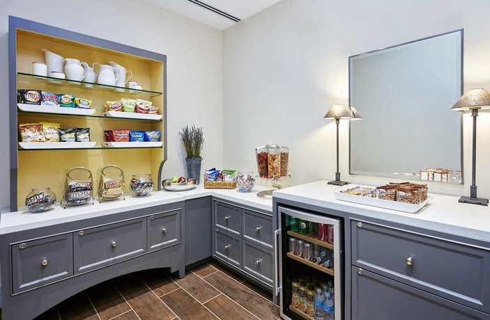 Imagen del bar/restaurante del Hotel Doubletree Hotel Charlotte-gateway Village. Foto 6