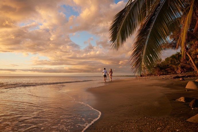 Imagen de los exteriores del Hotel Doubletree Resort By Hilton Fiji - Sonaisali Island. Foto 12