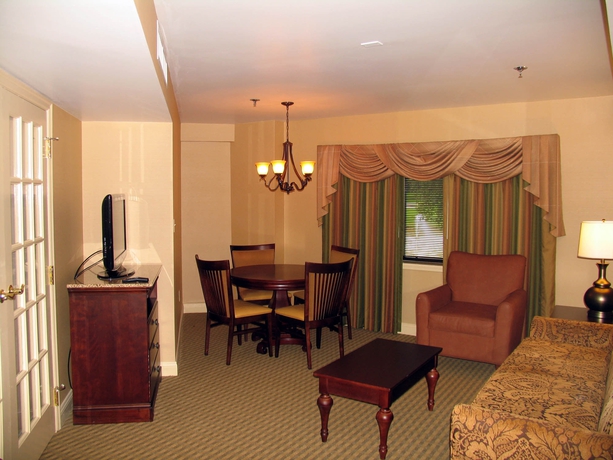 Imagen de los interiores del Hotel Doubletree Resort By Hilton Lancaster. Foto 8