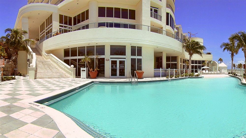 Imagen de la piscina del Hotel Doubletree Resort and Spa By Hilton Ocean Point-n. Miami Beach. Foto 15