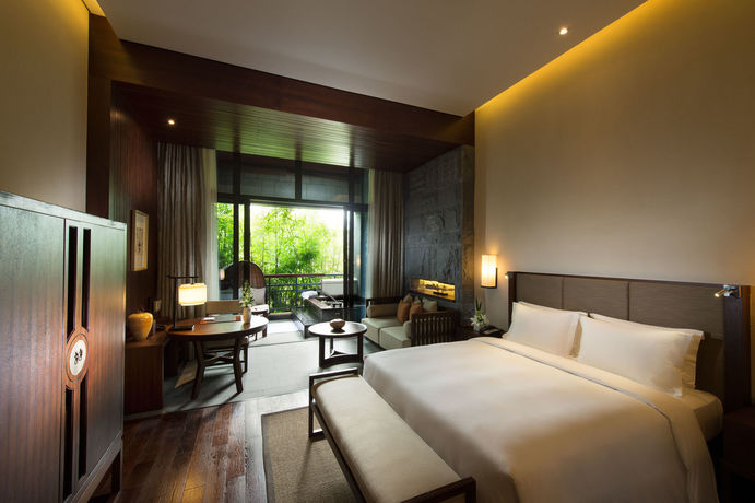 Imagen de la habitación del Hotel Doubletree Resort by Hilton Hainan Qixianling Hot. Foto 5