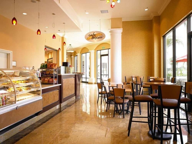 Imagen del bar/restaurante del Hotel Doubletree Suites By Hilton Anaheim Rsrt - Conv Cntr. Foto 3