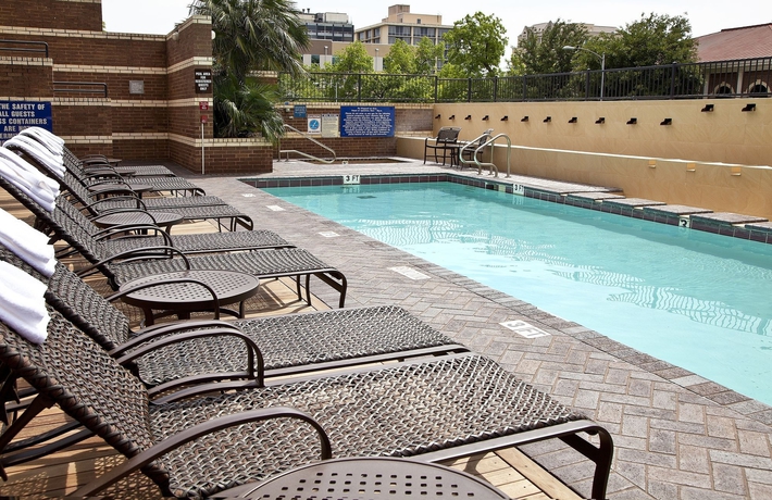 Imagen de la piscina del Hotel Doubletree Suites By Hilton Austin. Foto 16