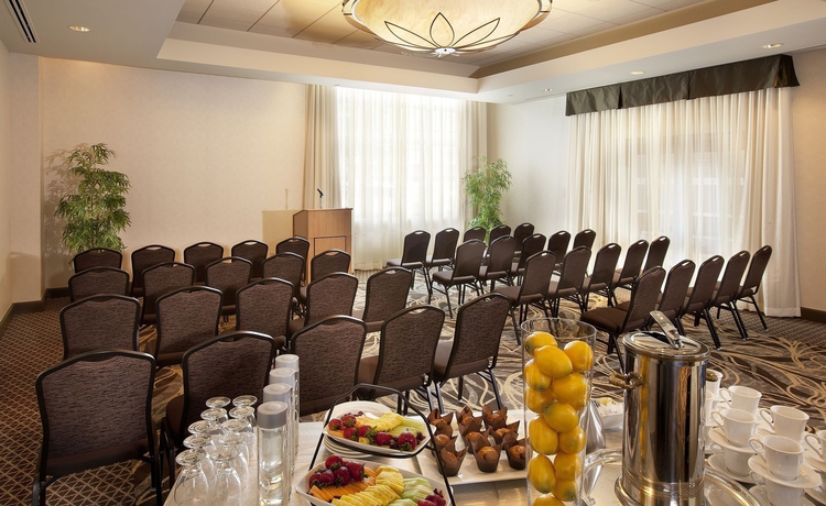 Imagen de los interiores del Hotel Doubletree Suites By Hilton Austin. Foto 15