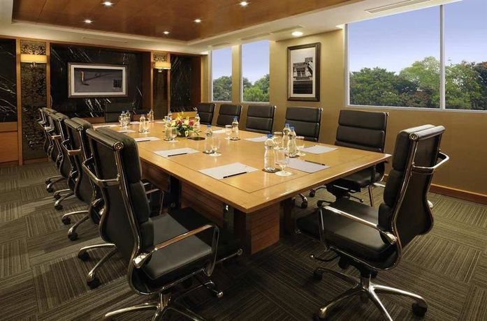 Imagen de los interiores del Hotel Doubletree Suites By Hilton Bangalore. Foto 12