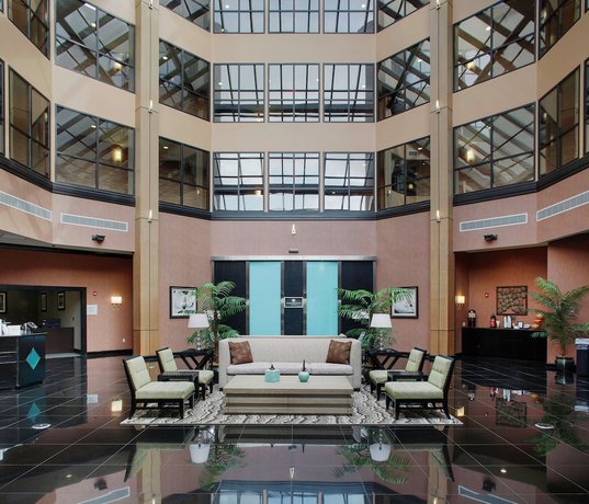 Imagen de los interiores del Hotel Doubletree Suites By Hilton Bentonville. Foto 13