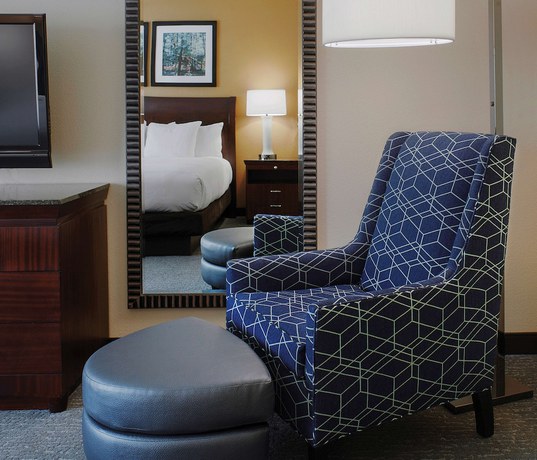 Imagen de la habitación del Hotel Doubletree Suites By Hilton Bentonville. Foto 9