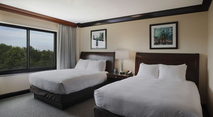 Imagen de la habitación del Hotel Doubletree Suites By Hilton Bentonville. Foto 11