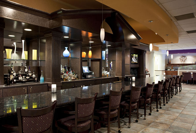 Imagen de los interiores del Hotel Doubletree Suites By Hilton Cincinnati - Blue Ash. Foto 4