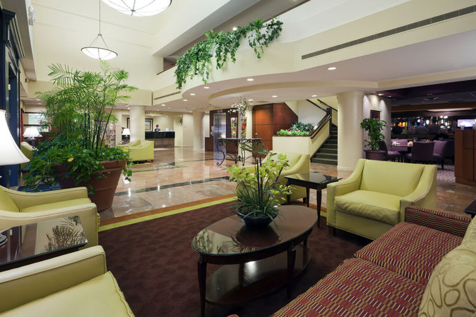 Imagen de los interiores del Hotel Doubletree Suites By Hilton Cincinnati - Blue Ash. Foto 6