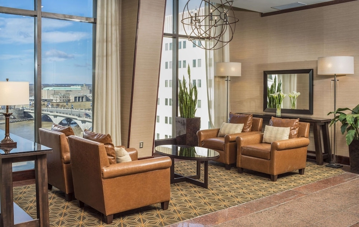 Imagen de los interiores del Hotel Doubletree Suites By Hilton Columbus Downtown. Foto 19