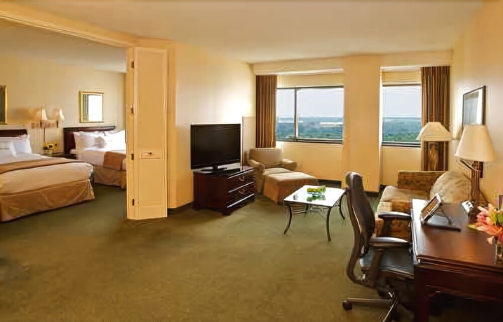 Imagen de la habitación del Hotel Doubletree Suites By Hilton Columbus Downtown. Foto 16