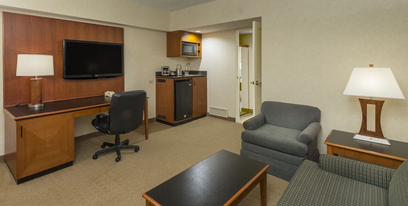 Imagen de los interiores del Hotel Doubletree Suites By Hilton Htl and Conf Cntr Downers Grove. Foto 5