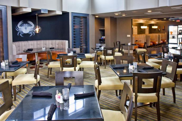 Imagen del bar/restaurante del Hotel Doubletree Suites By Hilton Huntsville South. Foto 2