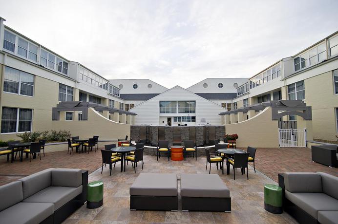 Imagen del bar/restaurante del Hotel Doubletree Suites By Hilton Huntsville South. Foto 3