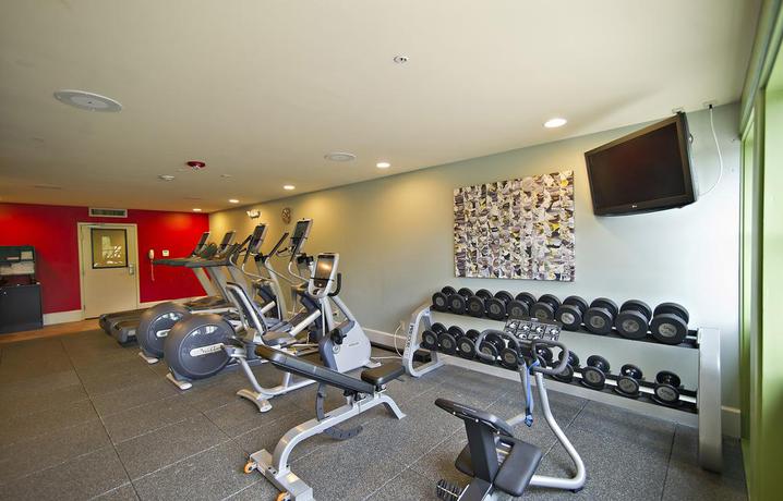 Imagen de los interiores del Hotel Doubletree Suites By Hilton Huntsville South. Foto 9