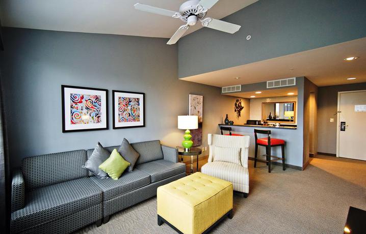 Imagen de la habitación del Hotel Doubletree Suites By Hilton Huntsville South. Foto 8