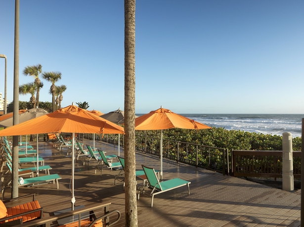 Imagen general del Hotel Doubletree Suites By Hilton Melbourne Beach Oceanfront. Foto 2