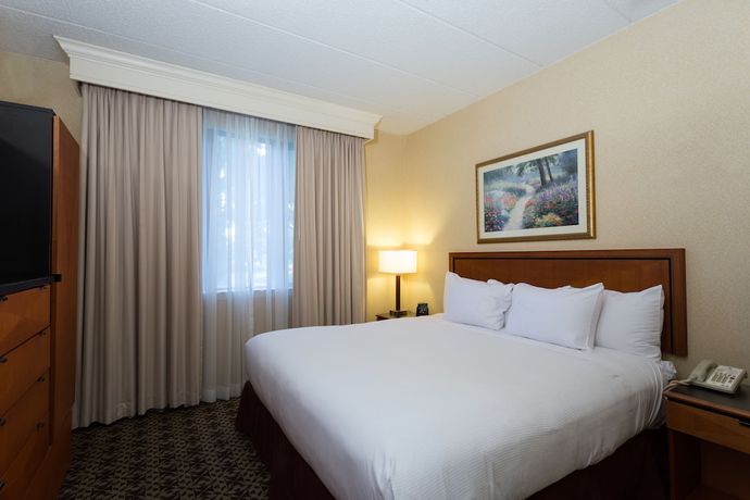 Imagen de la habitación del Hotel Doubletree Suites By Hilton Mt. Laurel. Foto 7