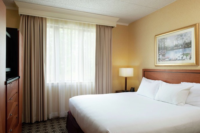 Imagen de la habitación del Hotel Doubletree Suites By Hilton Mt. Laurel. Foto 14