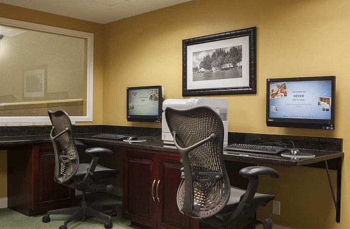 Imagen de los interiores del Hotel Doubletree Suites By Hilton Naples. Foto 10