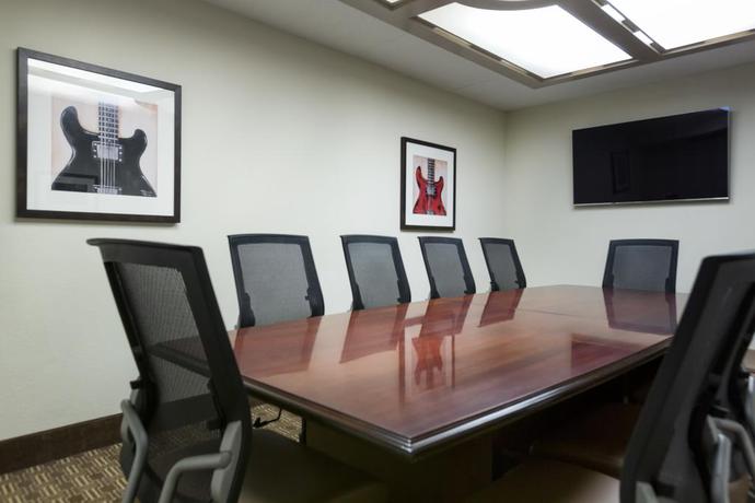 Imagen de los interiores del Hotel Doubletree Suites By Hilton Nashville Airport. Foto 9