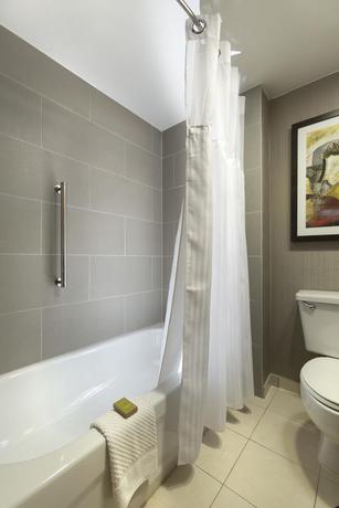 Imagen de la habitación del Hotel Doubletree Suites By Hilton Nashville Airport. Foto 5