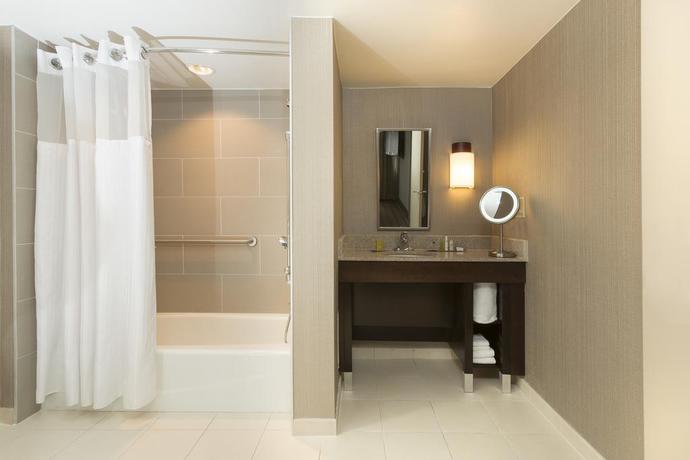 Imagen de la habitación del Hotel Doubletree Suites By Hilton Nashville Airport. Foto 6