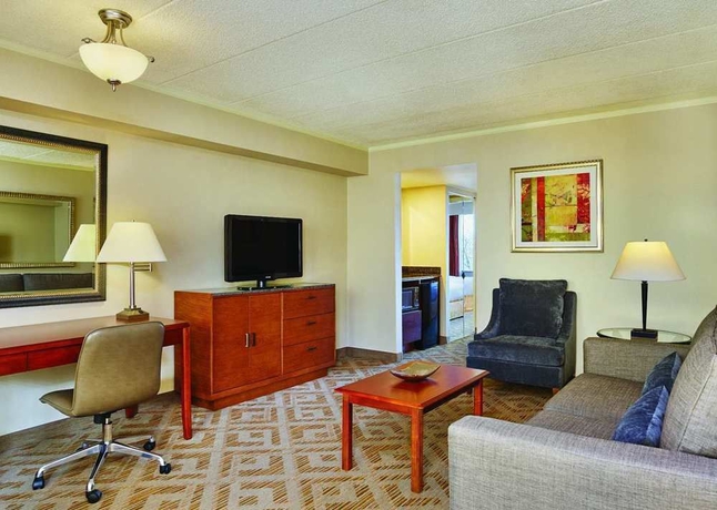 Imagen de la habitación del Hotel Doubletree Suites By Hilton Philadelphia West. Foto 7