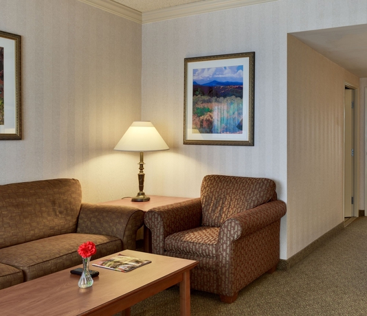 Imagen de los interiores del Hotel Doubletree Suites By Hilton Phoenix. Foto 11