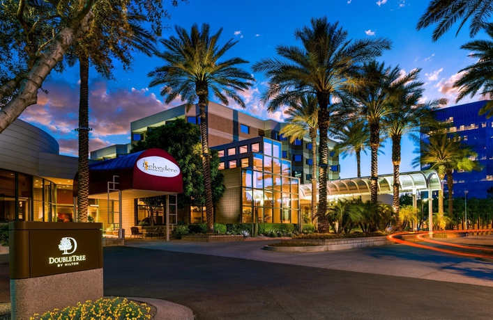 Imagen general del Hotel Doubletree Suites By Hilton Phoenix. Foto 1