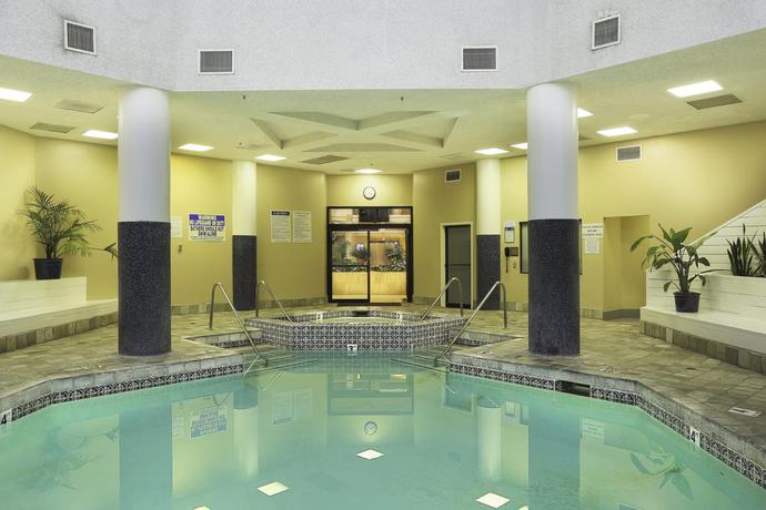 Imagen de la piscina del Hotel Doubletree Suites By Hilton Salt Lake City. Foto 15