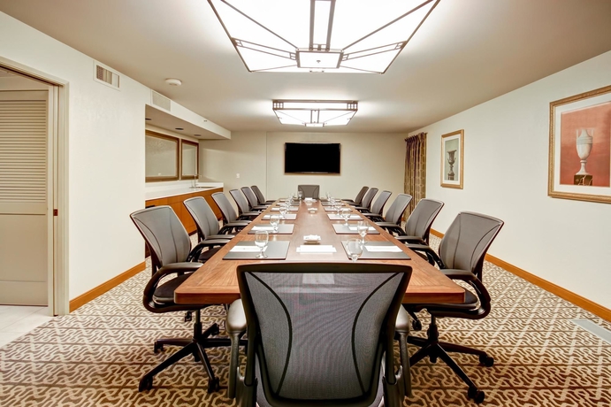 Imagen de los interiores del Hotel Doubletree Suites By Hilton Seattle Airport - Southcenter. Foto 6