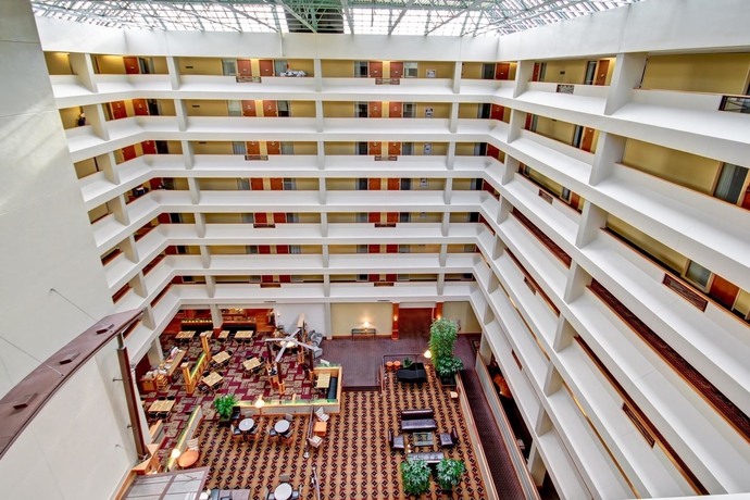 Imagen de los interiores del Hotel Doubletree Suites By Hilton Seattle Airport - Southcenter. Foto 7