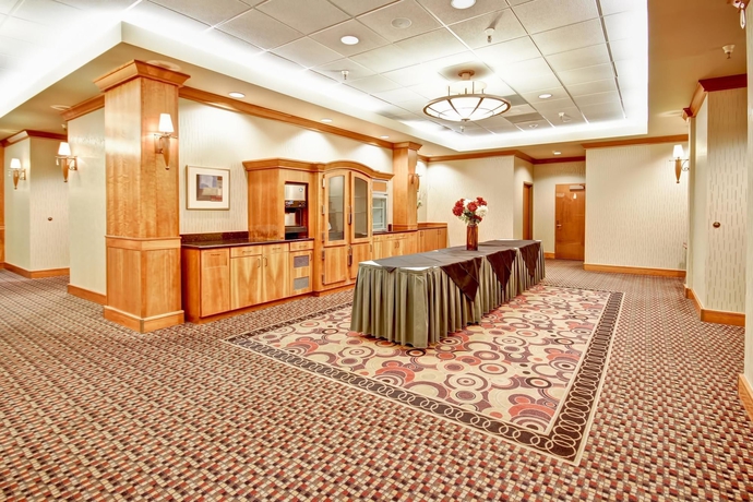 Imagen de los interiores del Hotel Doubletree Suites By Hilton Seattle Airport - Southcenter. Foto 11