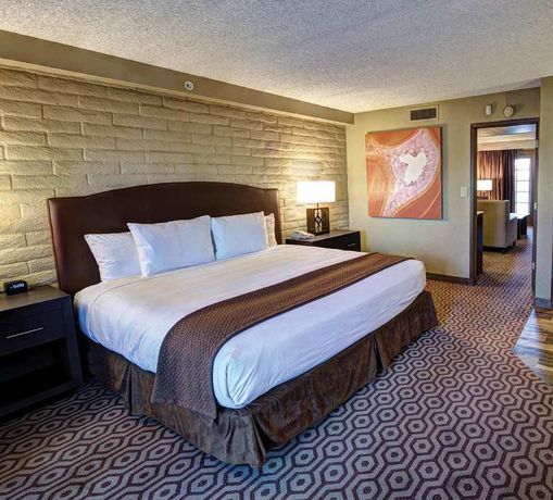 Imagen de los exteriores del Hotel Doubletree Suites By Hilton Tucson - Williams Center. Foto 8