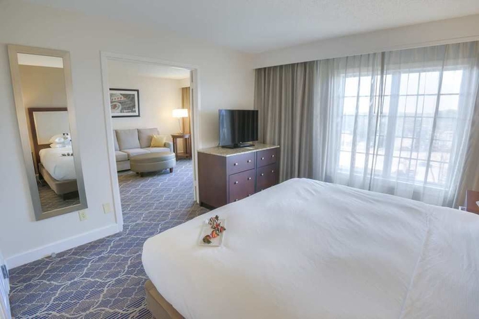 Imagen de la habitación del Hotel Doubletree Suites by Hilton at The Battery Atlanta. Foto 8