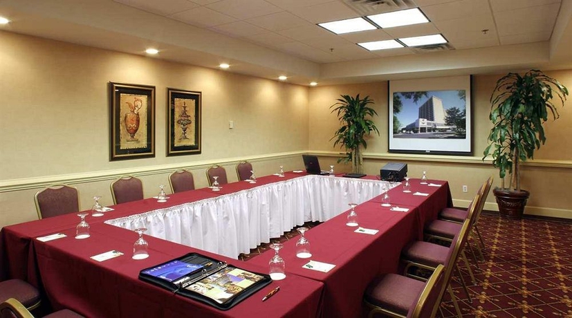 Imagen de los interiores del Hotel Doubletree Tallahassee. Foto 7