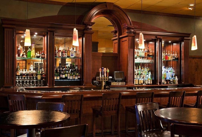 Imagen del bar/restaurante del Hotel Doubletree Tallahassee. Foto 3