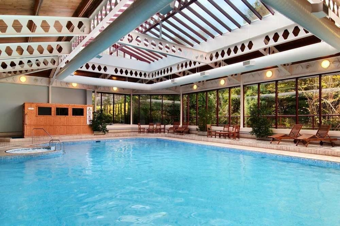 Imagen de la piscina del Hotel Doubletree by Hilton Aberdeen Treetops. Foto 9