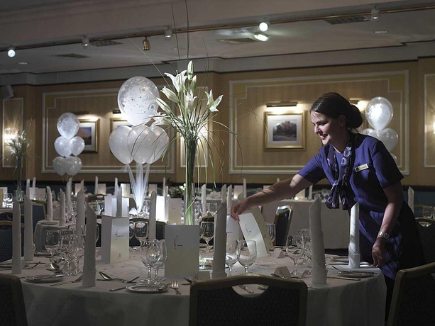 Imagen de los interiores del Hotel Doubletree by Hilton Aberdeen Treetops. Foto 7