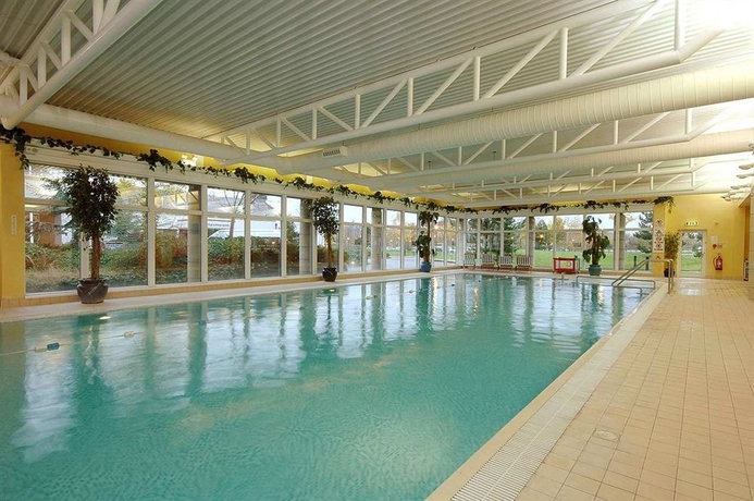 Imagen de la piscina del Hotel Doubletree by Hilton Belfast Templepatrick. Foto 16